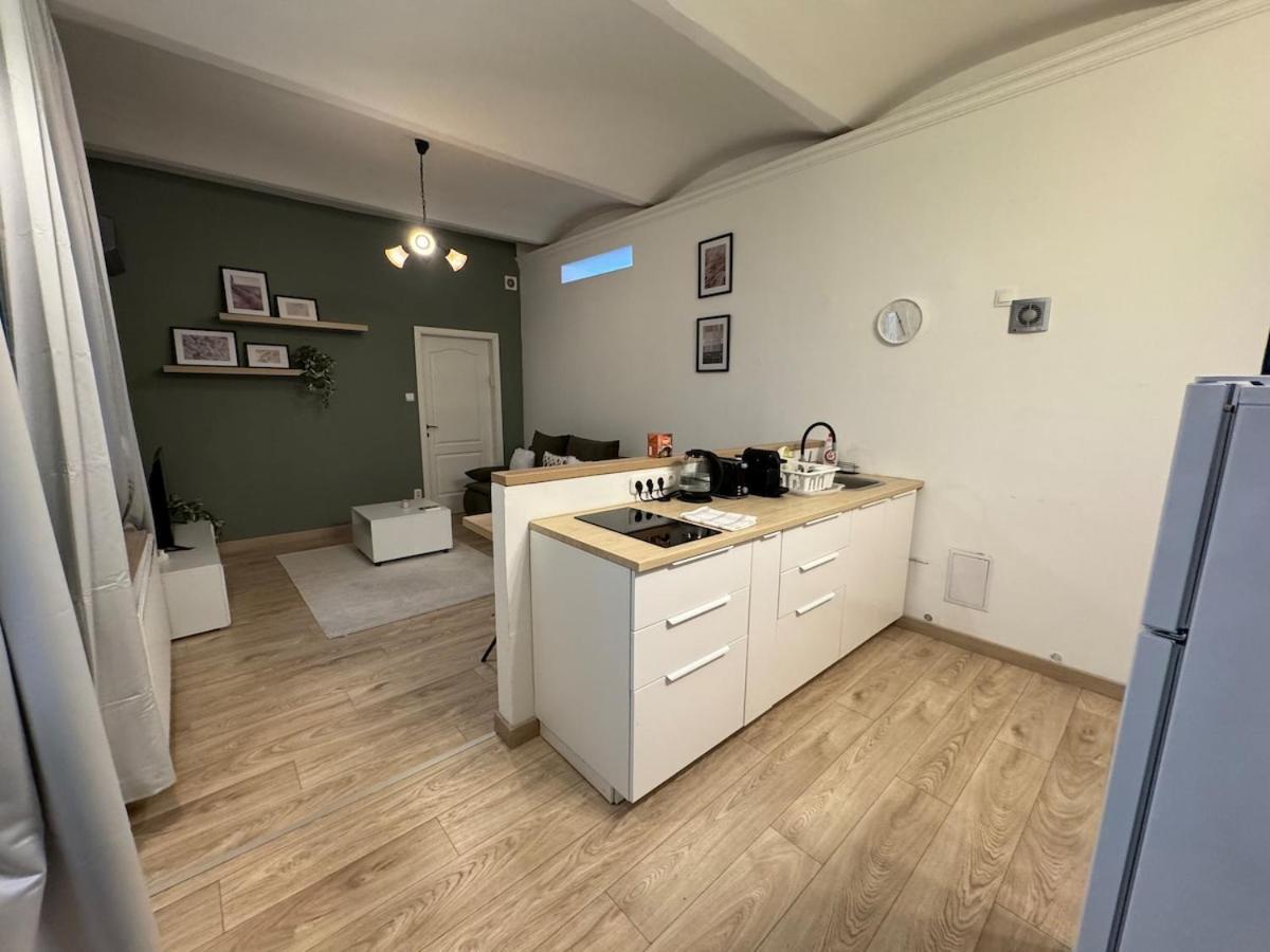 V17 Duplex At Westend Mall Apartmán *